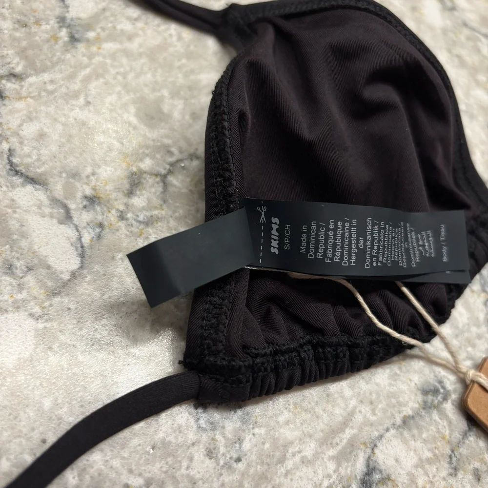 SKIMS Signature Swim Triangle Bikini Top with Logo Accents NWT Small Rare - Picture 8 of 9